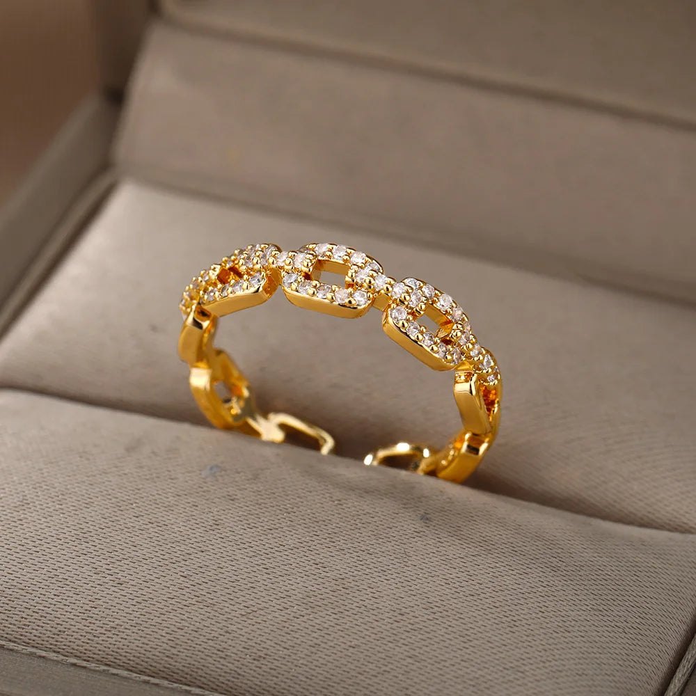 Classic Zircon Twist Chain Ring