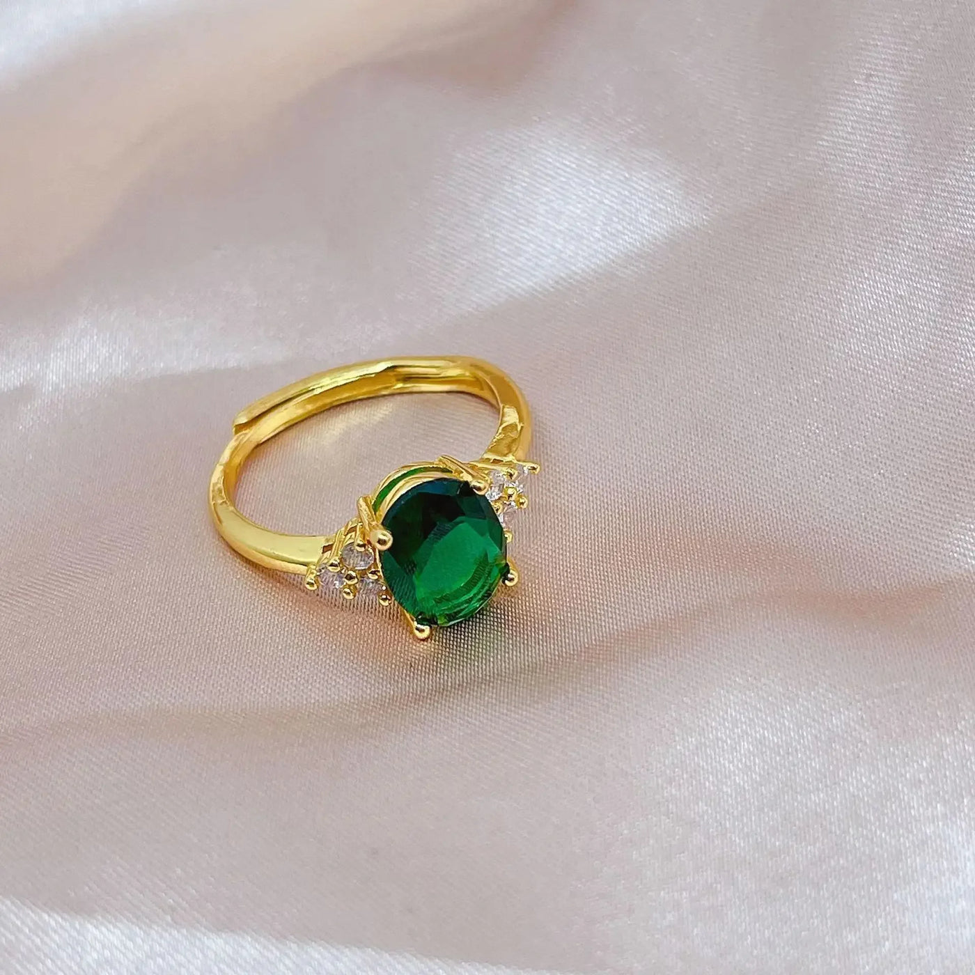 Emerald Eternal Radiance Ring