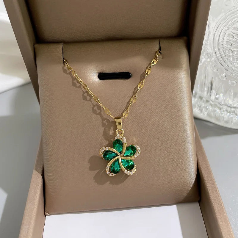 Green Zircon Flowers Pendant Necklace