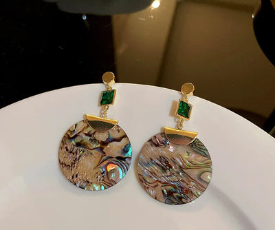 Emerald Shell Round Earrings