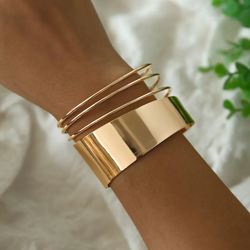 Elegant Vintage Gold Bracelet