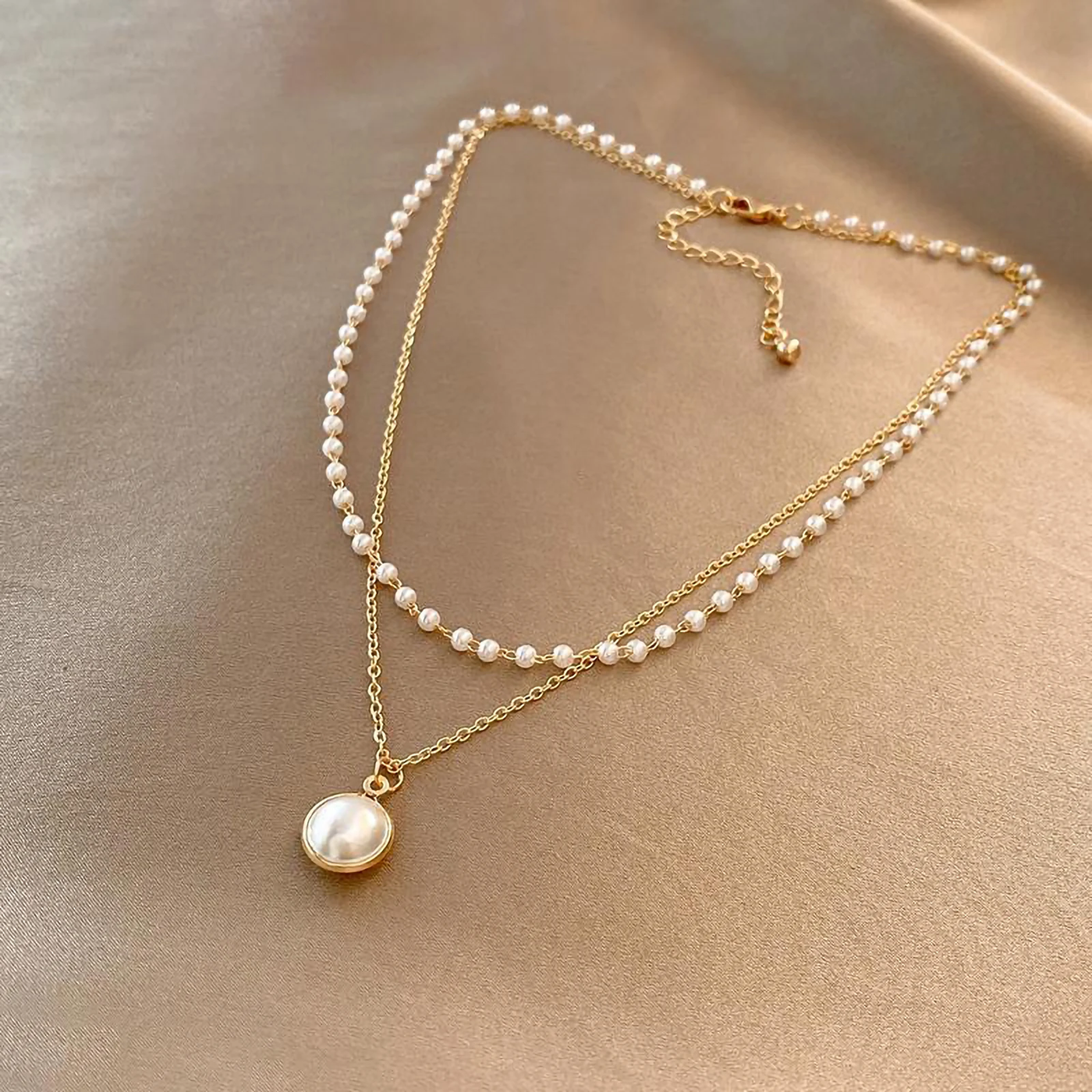 Elegant Necklace with Luxury Pearls